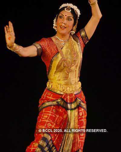 Vani Ganapati performs 