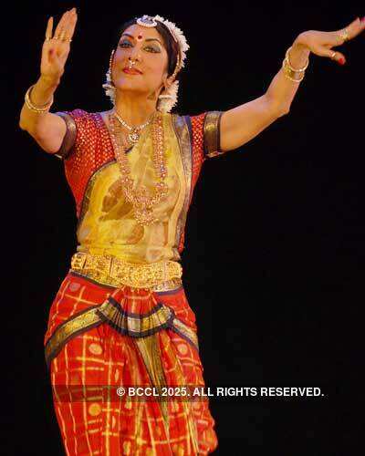 Vani Ganapati performs 