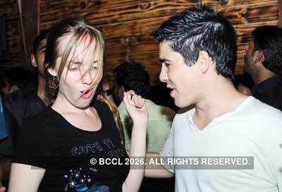 Little Black Tree Night party