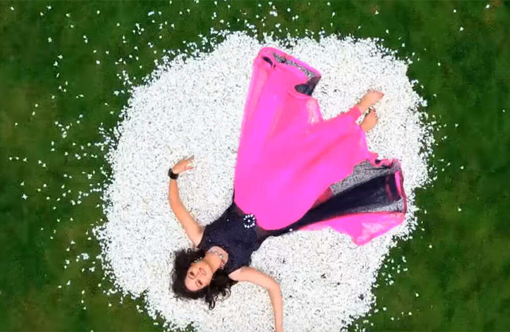 A still from Dream Girl