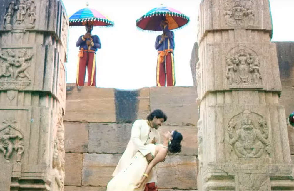 A still from Dream Girl