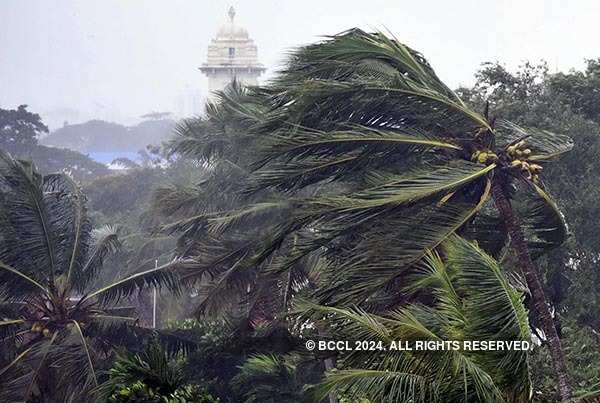 Cyclone Ockhi: Several killed as heavy rains lash Kerala, Tamil Nadu
