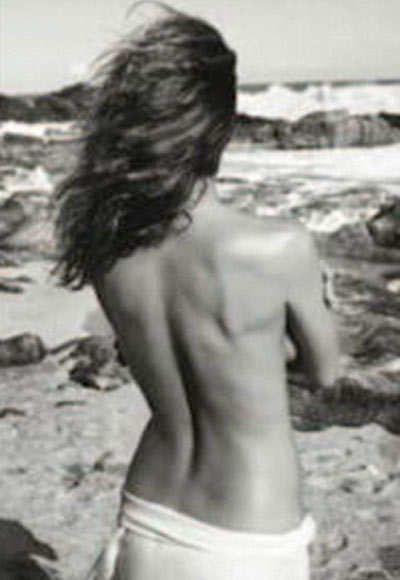 Jennifer Aniston goes topless