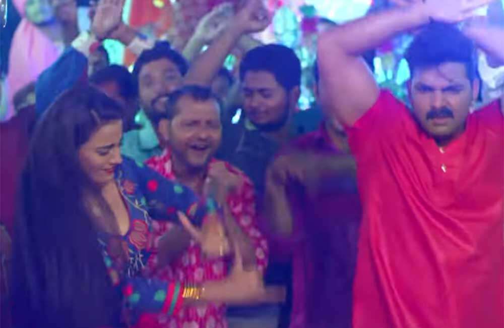 A still from Saiyaan Superstar