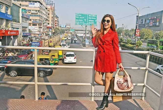 Hot girls at mall Whenever In Delhi Golgappas And Hanging Out At Noida Malls Is A Must For Me Says Roma Arora Times Of India