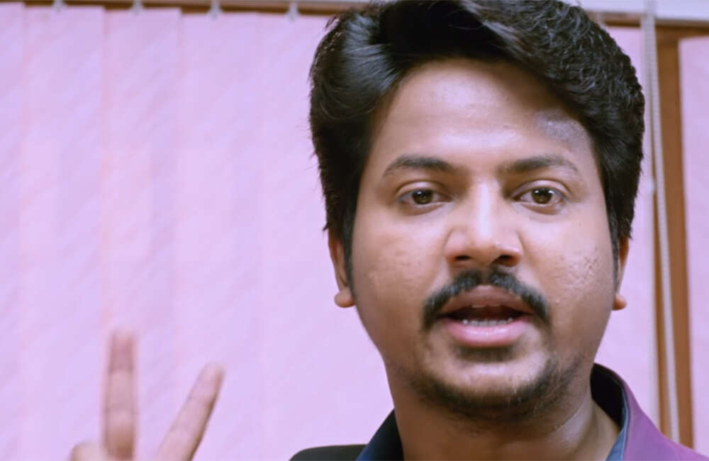 A still from Yenda Thalaila Yenna Vekkala