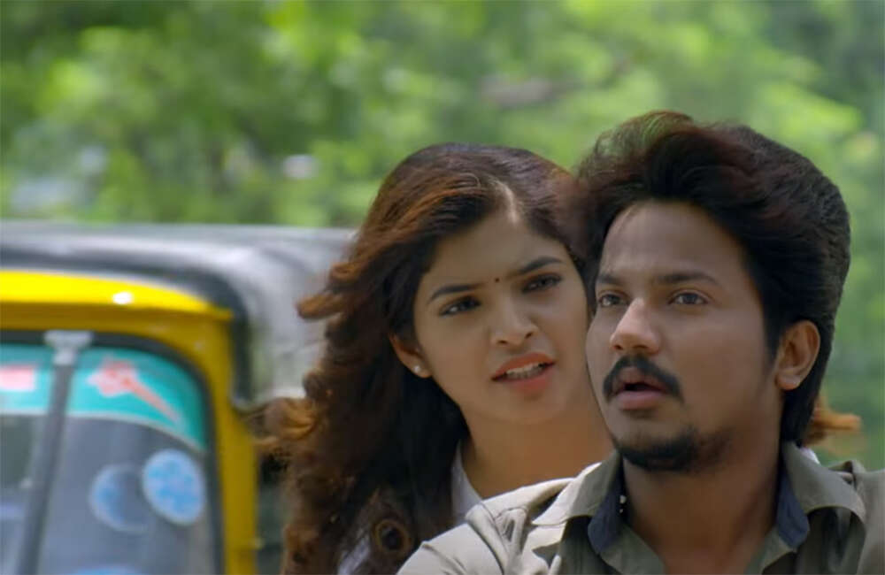 A still from Yenda Thalaila Yenna Vekkala