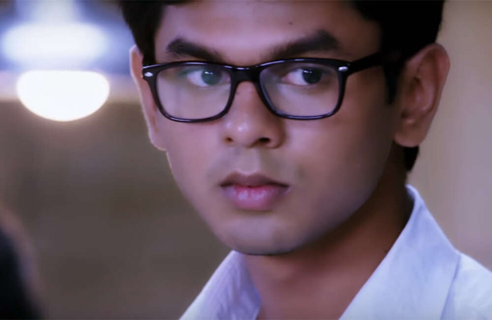 A still from Palli Paruvathile