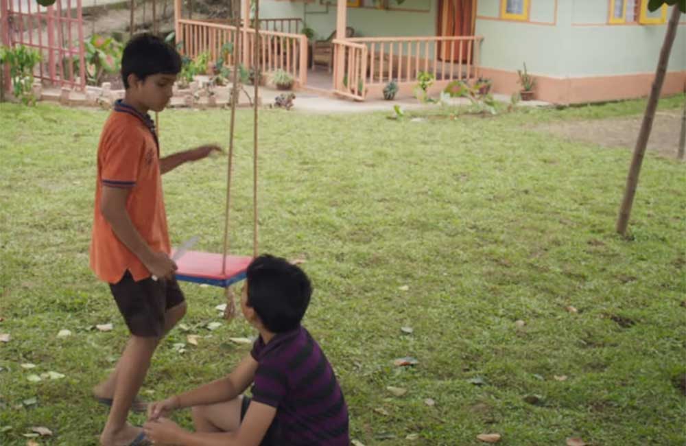 A still from Xhoixobote Dhemalite: Rainbow Fields