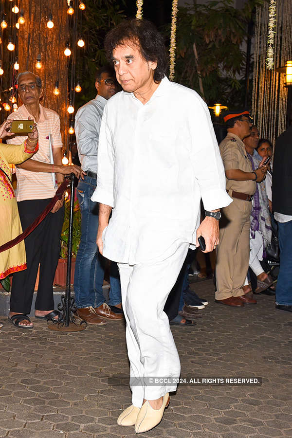 Celebrities attend legendary actor Shashi Kapoor’s prayer meet