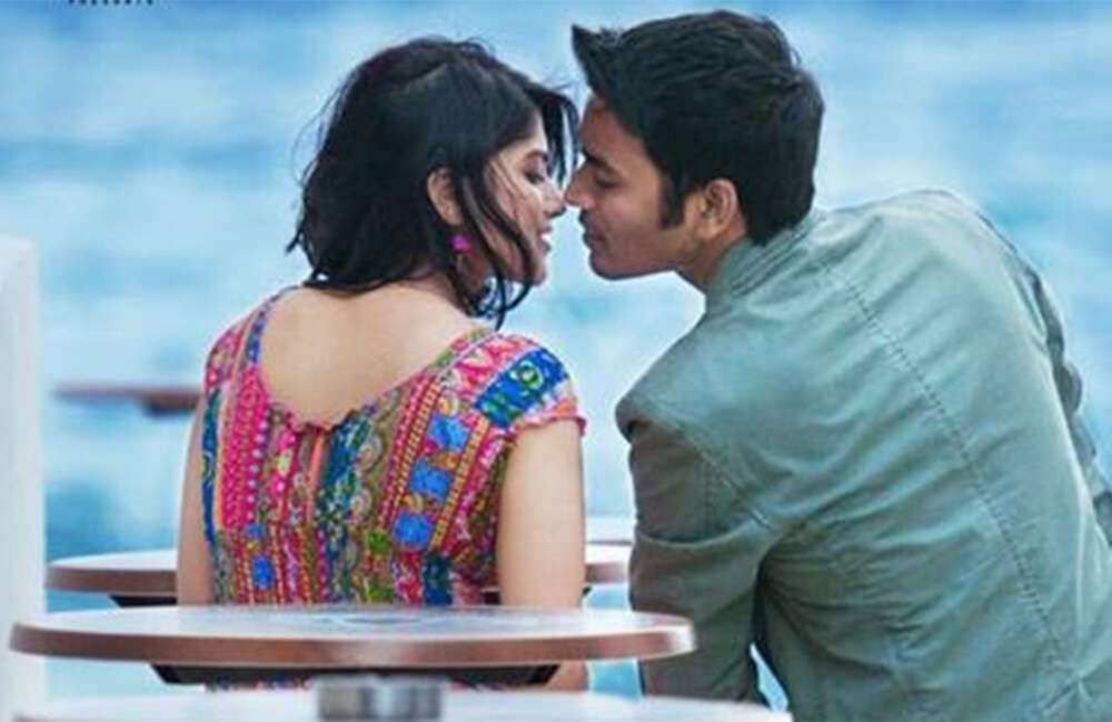 A still from Enai Noki Paayum Thotta