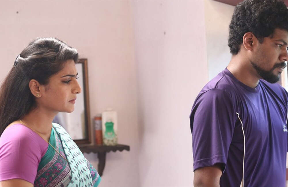 A still from Sakhavinte Priyasakhi
