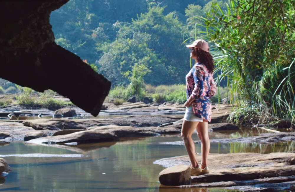 A still from Abhiyum Anuvum