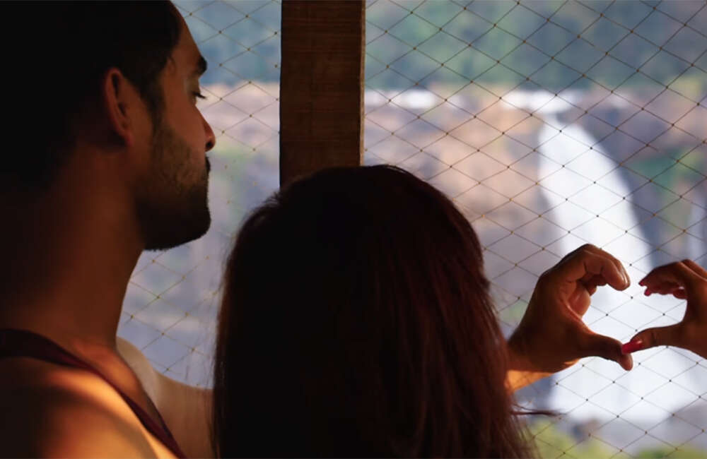 A still from Abhiyum Anuvum