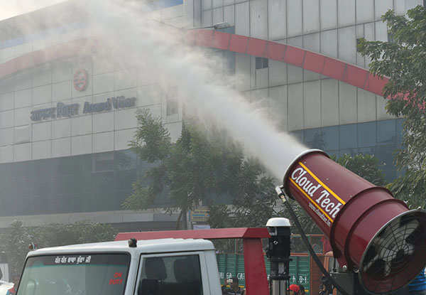 Pollution: Anti-smog gun tested in Delhi