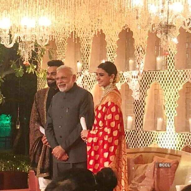 Virat and Anushka got this special gift from Indian army at their wedding reception