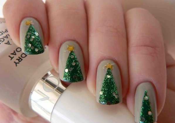3 nail art designs to try this Christmas - Misskyra.com