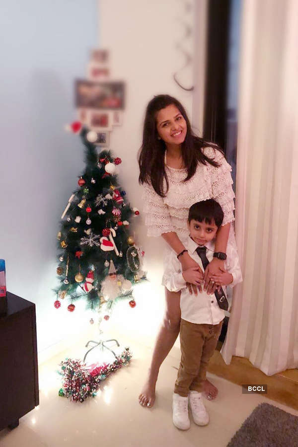 TV star Dalljiet Kaur celebrates Christmas with family & friends