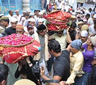 Emraan, Prachi visit Ajmer Sharif Dargah