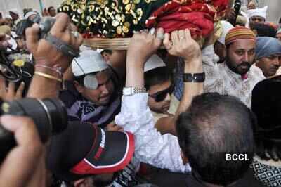 Emraan, Prachi visit Ajmer Sharif Dargah