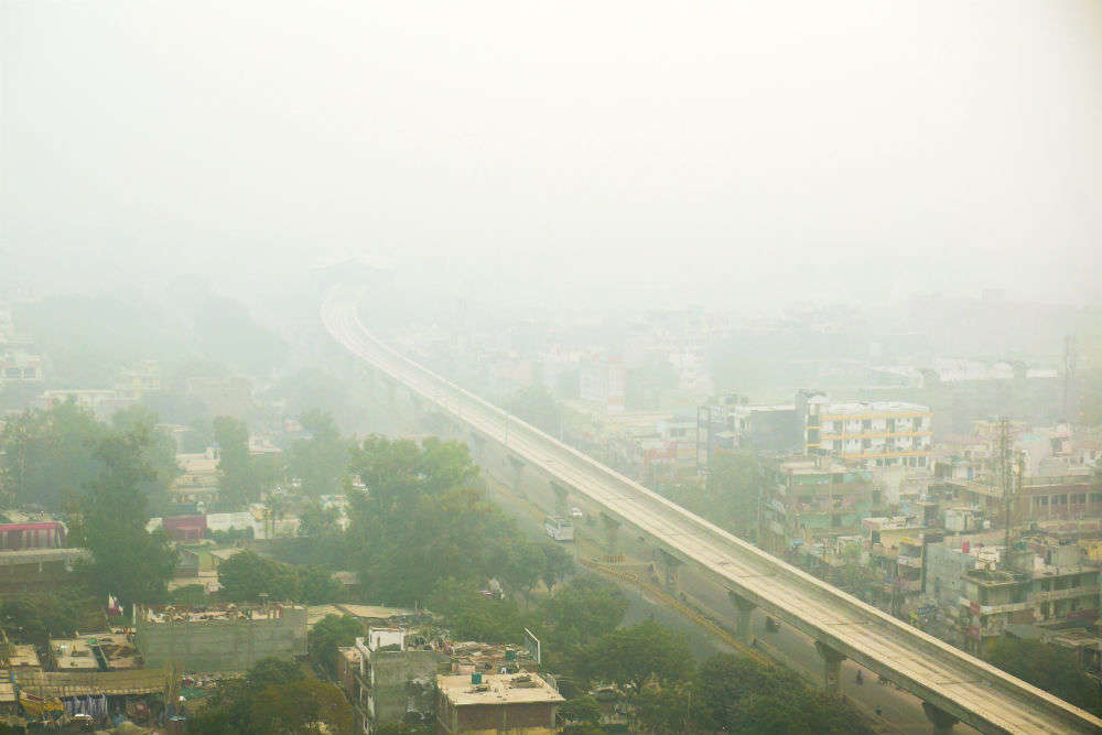 Delhi Fog Fog In Delhi Causes Severe Disruption In Flight Train And Road Traffic Times Of India Travel