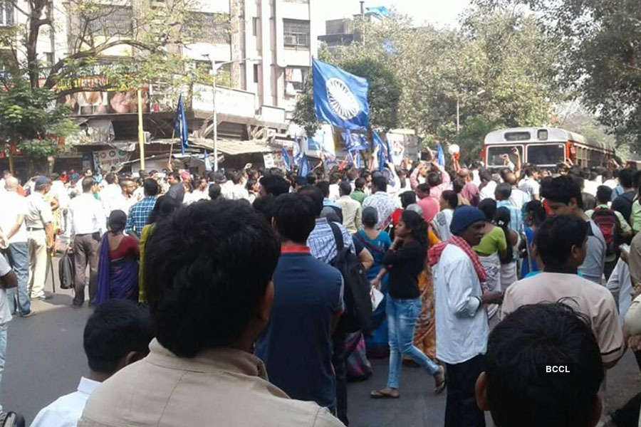 Dalit Groups Protest Near Chembur Naka Against Violence In Pune ...