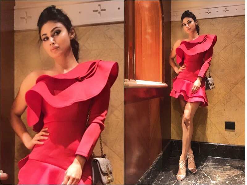 Mouni Roy Hot Photos The Tv Actress Pics Are Stunning In