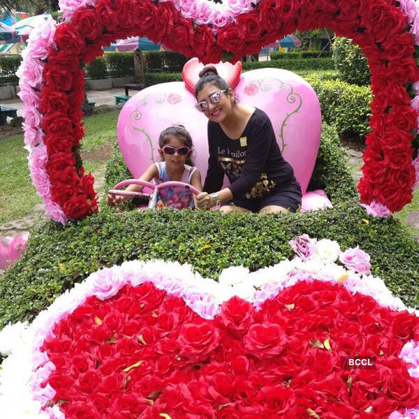 Juhi Parmar celebrated her daughter's birthday in Disneyland