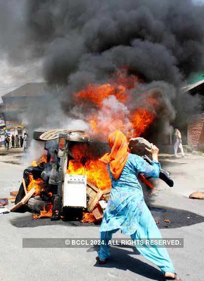 Violence escalates in Kashmir