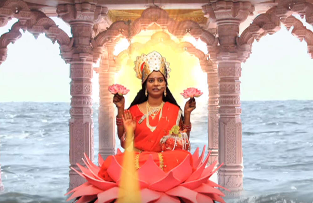 A still from Dhanlaxmi