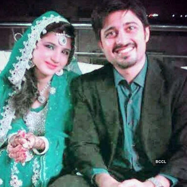 7 Pakistani celebrities who married their relatives & kept it to the family