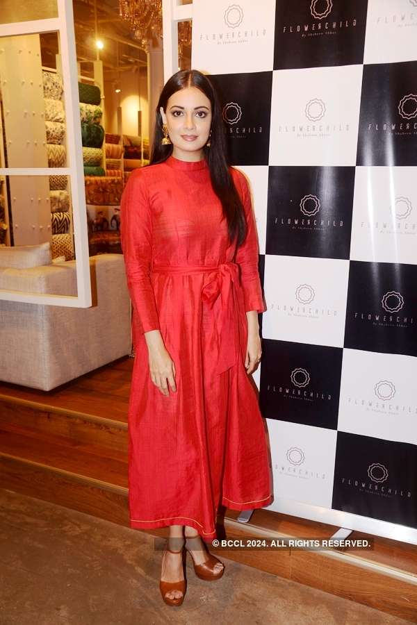 Shaheen Abbas launches her collection ‘Oro Crudo’