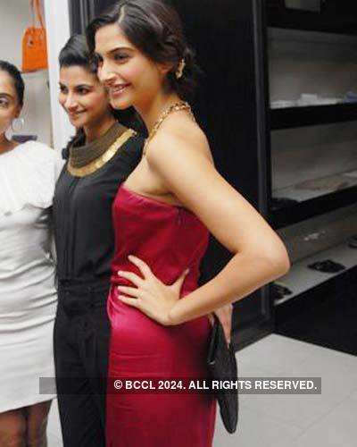 Auction of 'Dior' bags by Sonam
