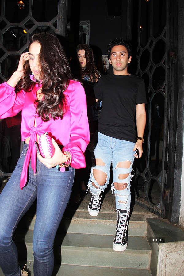 Sara Ali Khan gets upset with the paparazzi, avoids getting clicked