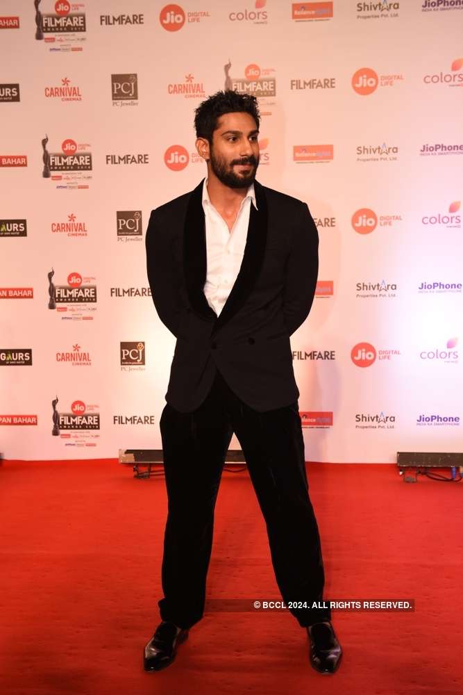 63rd Jio Filmfare Awards: Red Carpet