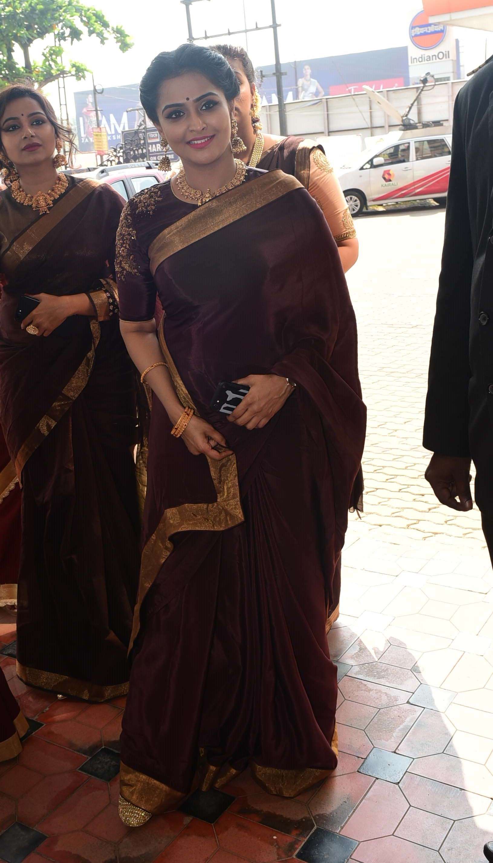 Bhavana Marriage Pics: Girlfriends steal the show at actress Bhavana’s ...