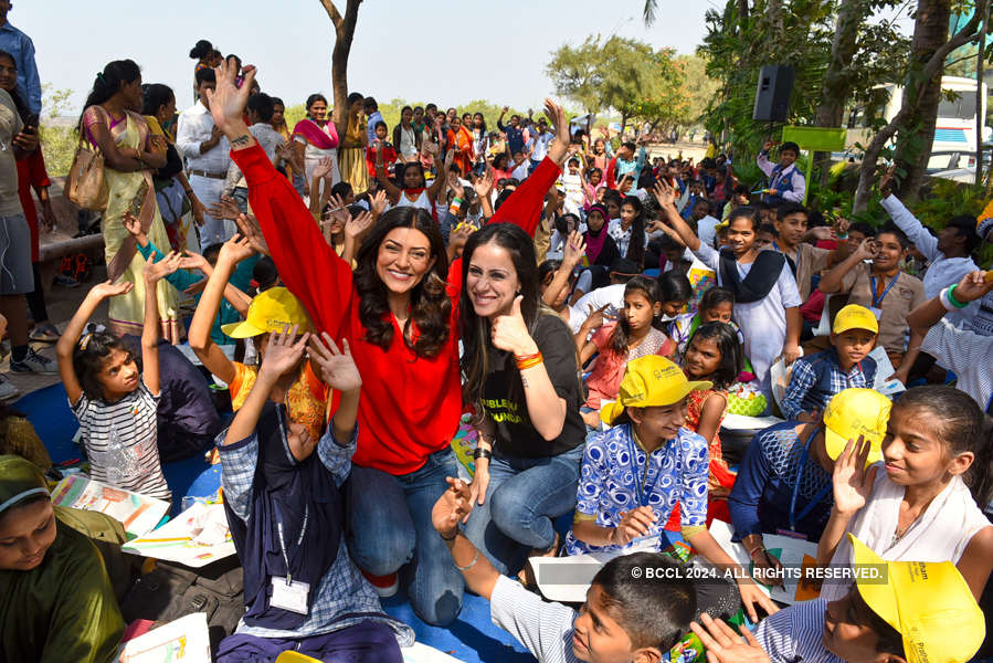 Sushmita Sen celebrates Republic Day with children