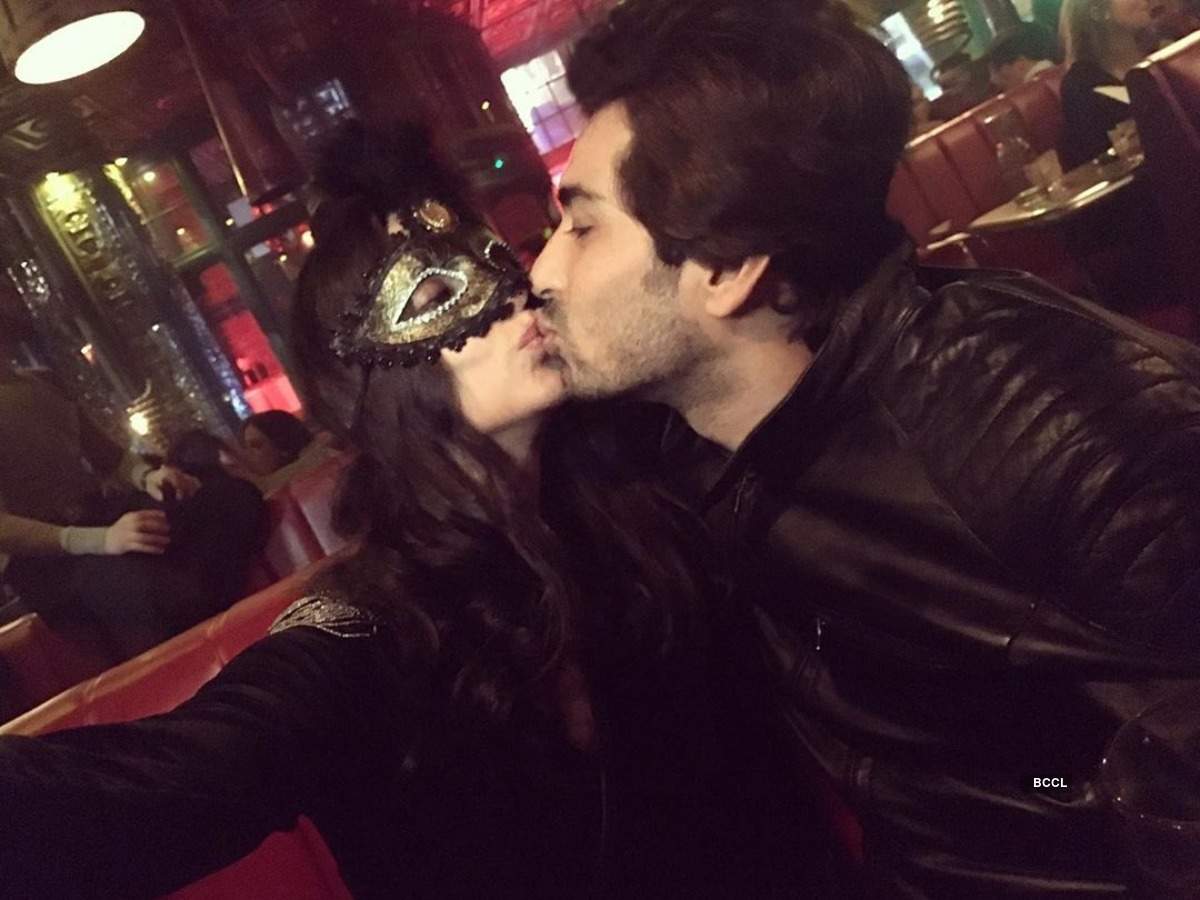 Sanaya Irani and Mohit Sehgal welcome 2019 in the most romantic way