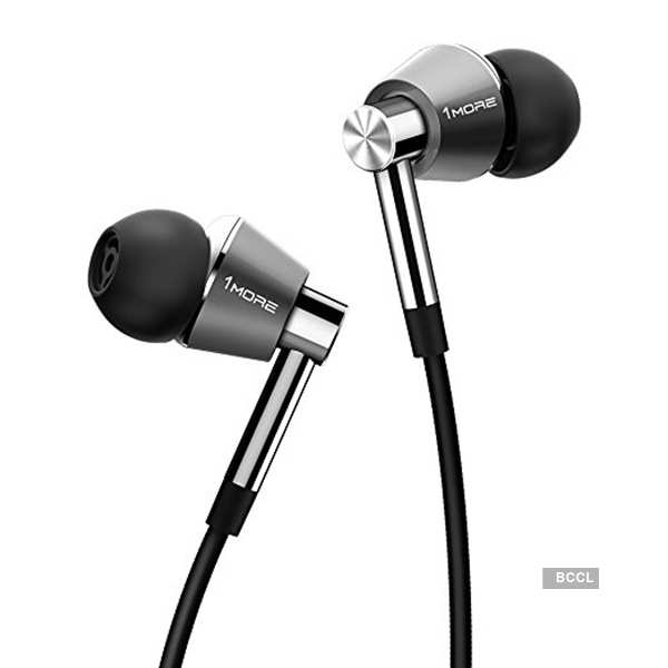 1More dual driver earphones launched