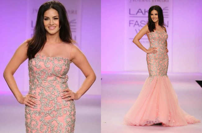 Sunny Leone Looking Sexy on Ramp