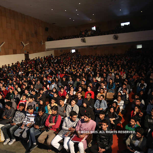 Shashi Tharoor attends Mushaira Literature Festival