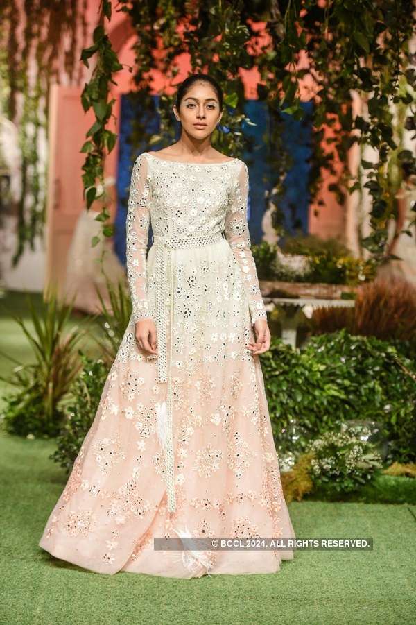 Fashion Week Mumbai '18: Day 4: Shriya Som