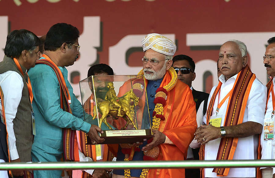 PM Modi addresses crowd of 2 lakh in Bengaluru