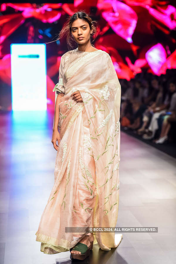 Fashion Week Mumbai '18: Day 5: Vineet Rahul