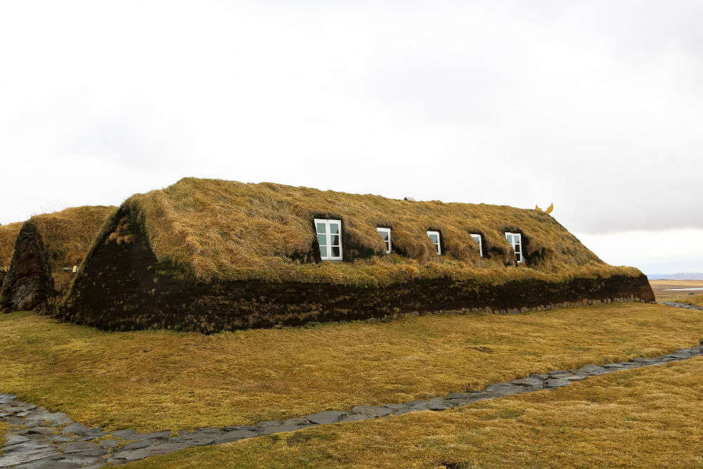 Turf homes Iceland : Turf homes in Iceland | Beautiful UNESCO turf ...