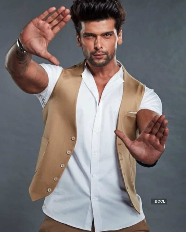 Kushal Tandon slams a fan for cutting her wrist for him- The Etimes  Photogallery Page 10