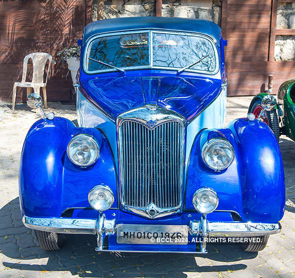 Vintage car rally