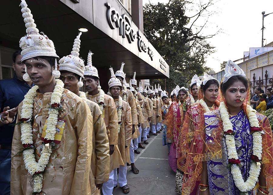 NGO organises mass wedding in Kolkata