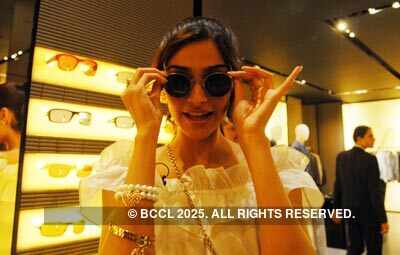 Sonam @ DLF Emporio 