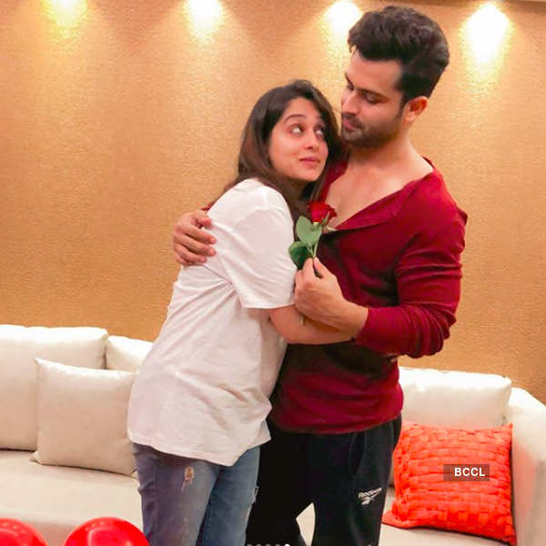 Intimate party pictures of Shoaib & Dipika Kakar Ibrahim on her birthday